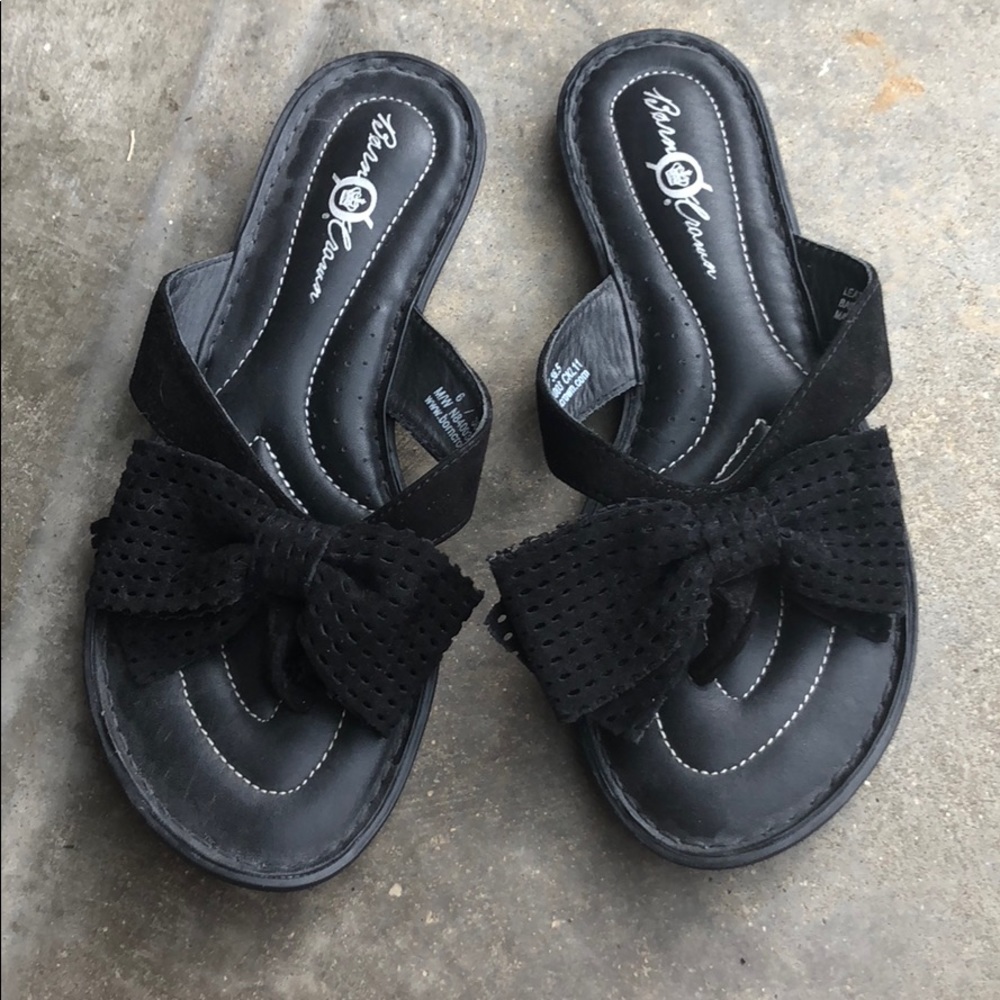 Born leather flip flops